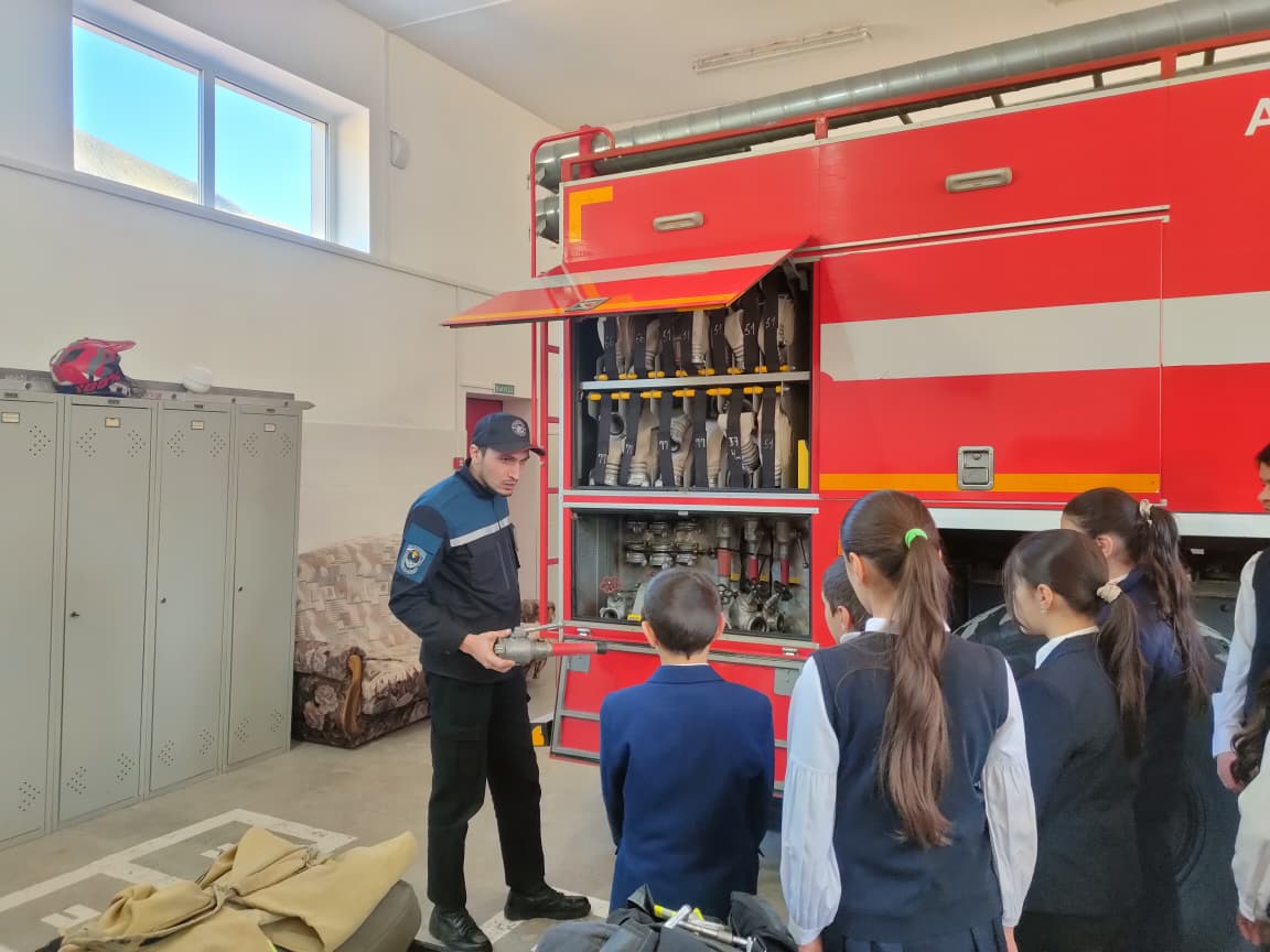 Школьники села Курукал Ахтынского района в гостях у пожарных ПЧ-50